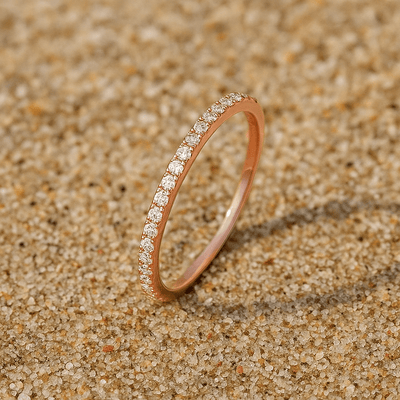 Anillo Adorazione – Plata 925 y brillo engastado delicado