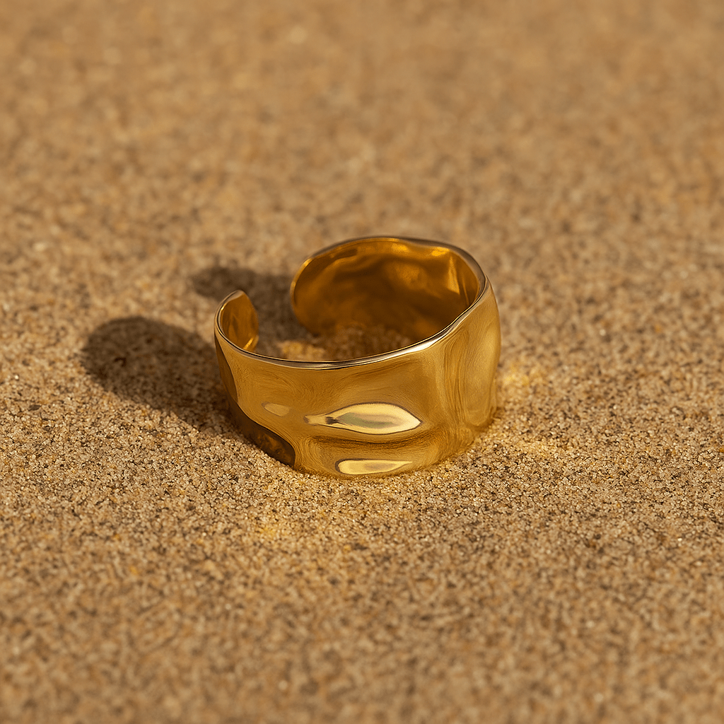 Anillo Lucia – Acero espejo y fragmento solar