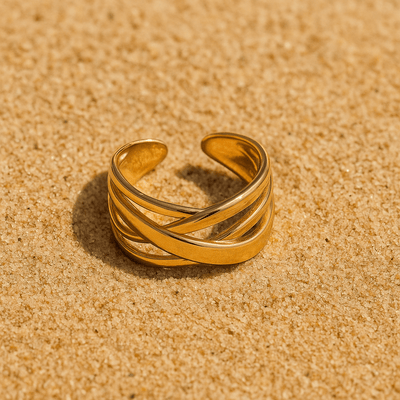 Anillo Sogno – Chapado en oro 14k y aros cruzados