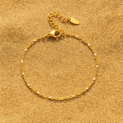Pulsera Camilla – Chapado en oro 14k y perlas esmaltadas