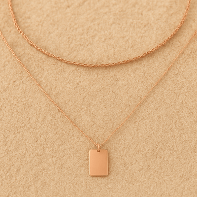 Collar Brillantezza – Doble cadena y colgante rectangular