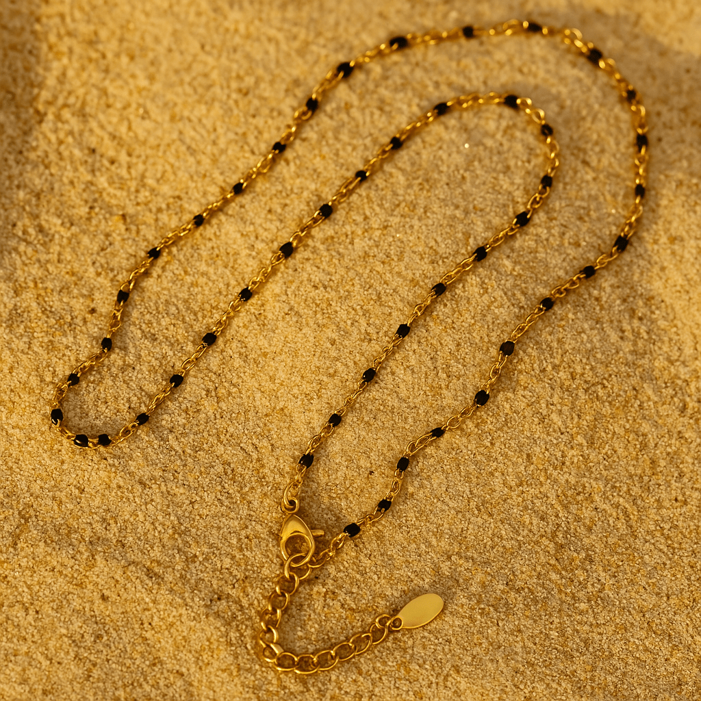 Collar Camilla – Baño de oro 18k y perlas esmaltadas