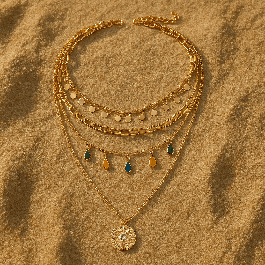 Collar Francesca – Multi-capas dorado y medallón solar