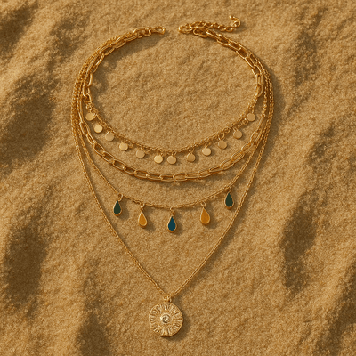 Collar Francesca – Multi-capas dorado y medallón solar