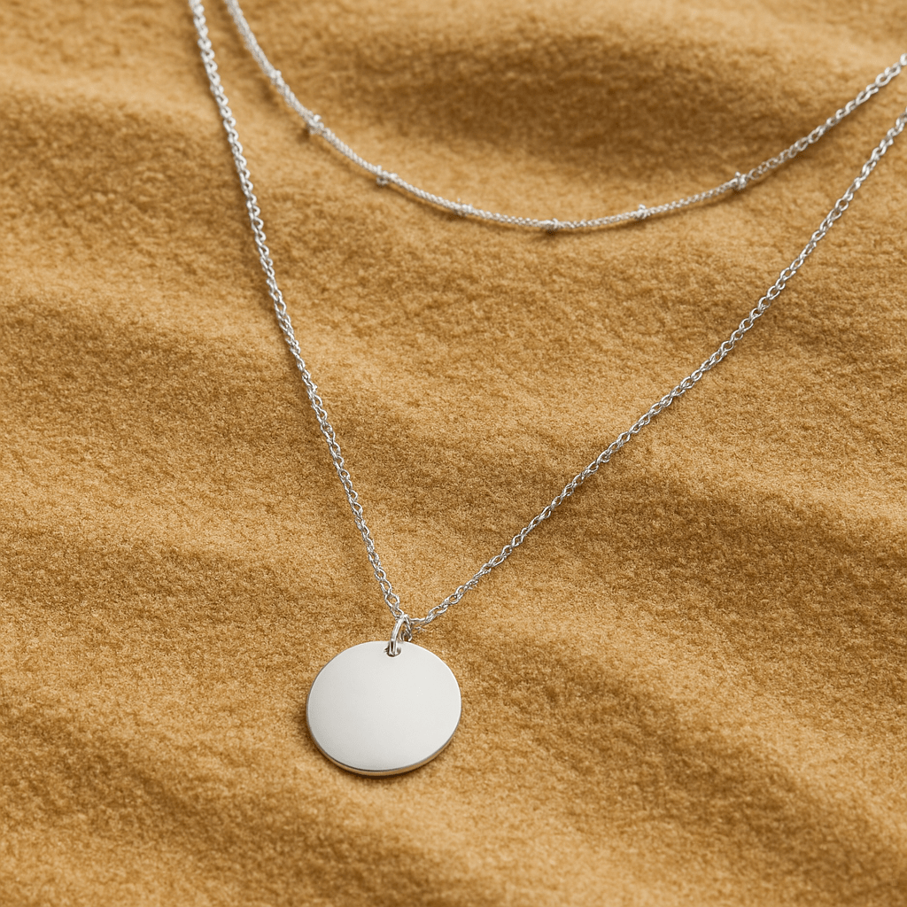 Collar Semplicità – Doble cadena y medallón liso