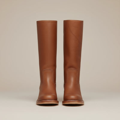 Ana – Botas Clásicas y Modernas