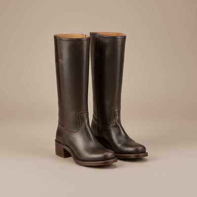 Ana – Botas Clásicas y Modernas