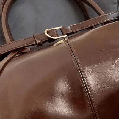 Bolso Vera – Cuero vegano barnizado y doble asa